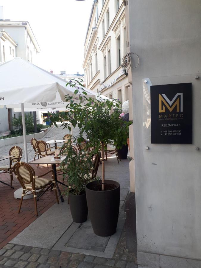Marzec Apartamenty Gniezno Exterior foto