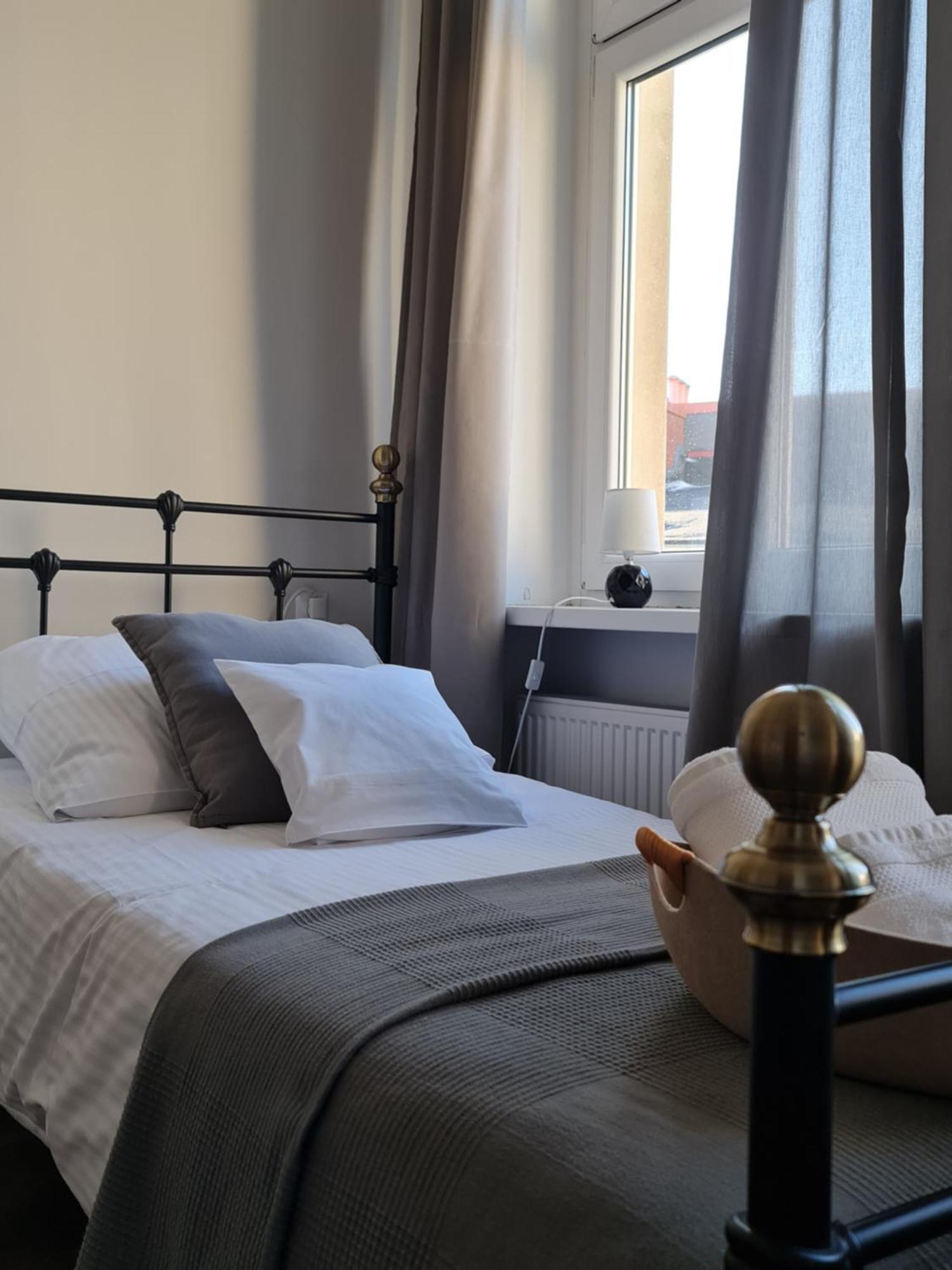 Marzec Apartamenty Gniezno Cameră foto